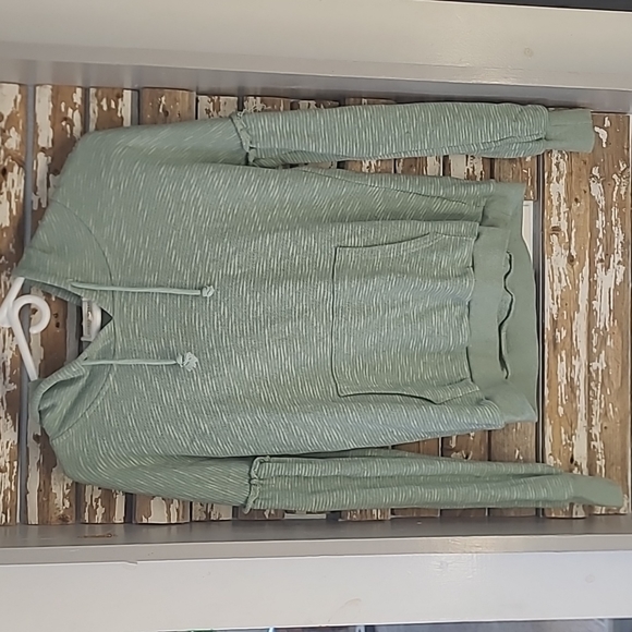 Gilden Intent Womens Hooded Sweatershirt - Picture 1 of 3
